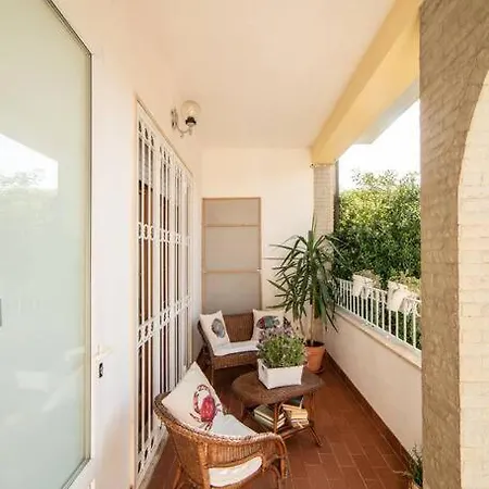 Albicocca Casa Al Mare Con Ampio Giardino Privato Nyaraló *